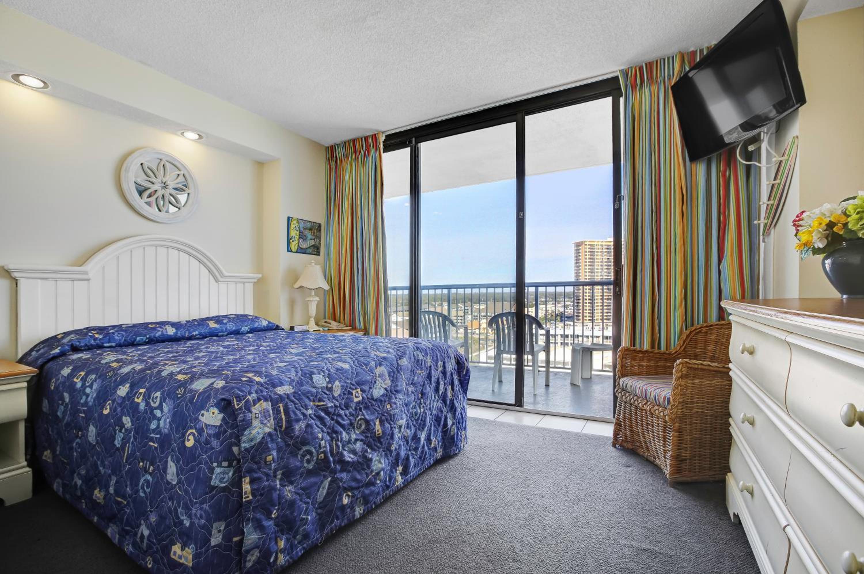 2 BEDROOMS, SUITE