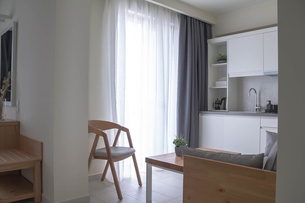 Kyma Suites 6/42
