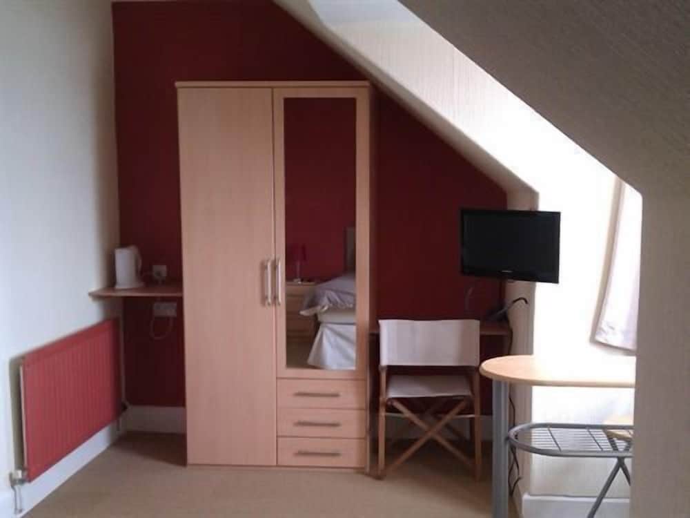Harbour House B B 18/22