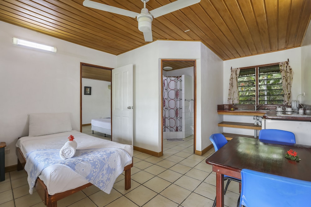 Beachfront Resort 16/50