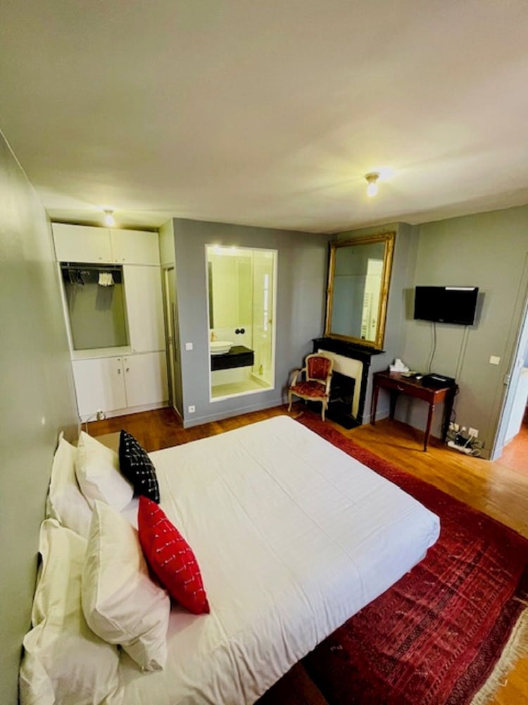 TOWER, APARTMENT