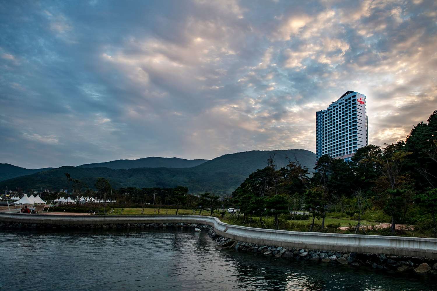 Ramada Suites by Wyndham Geoje 45/48