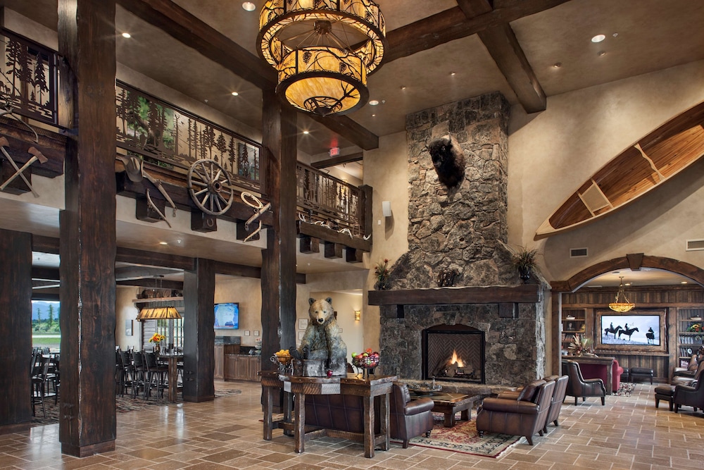 Glacier International Lodge 41/48