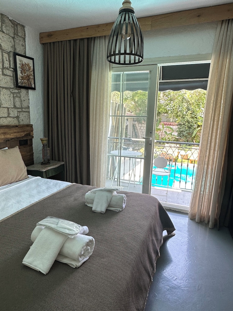 Argente Alacati Adults Only 3/31