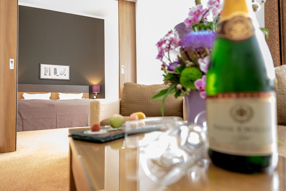 Dorint Hotel Am Dom Erfurt 10/50