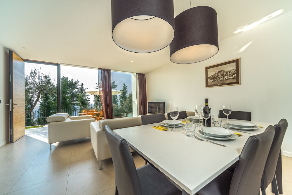 Golden Rays Luxury Apartments 28/50