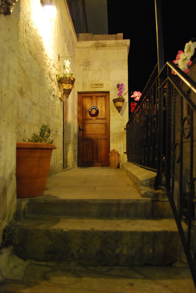 Cave Art Hotel 6/50