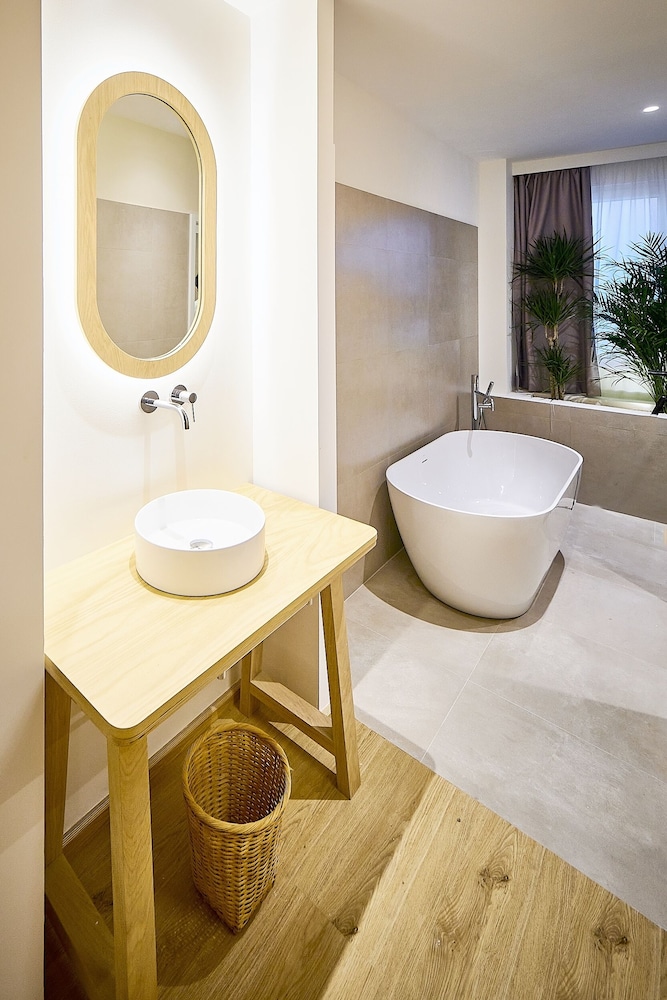 Hotel Leonor Conil 46/49