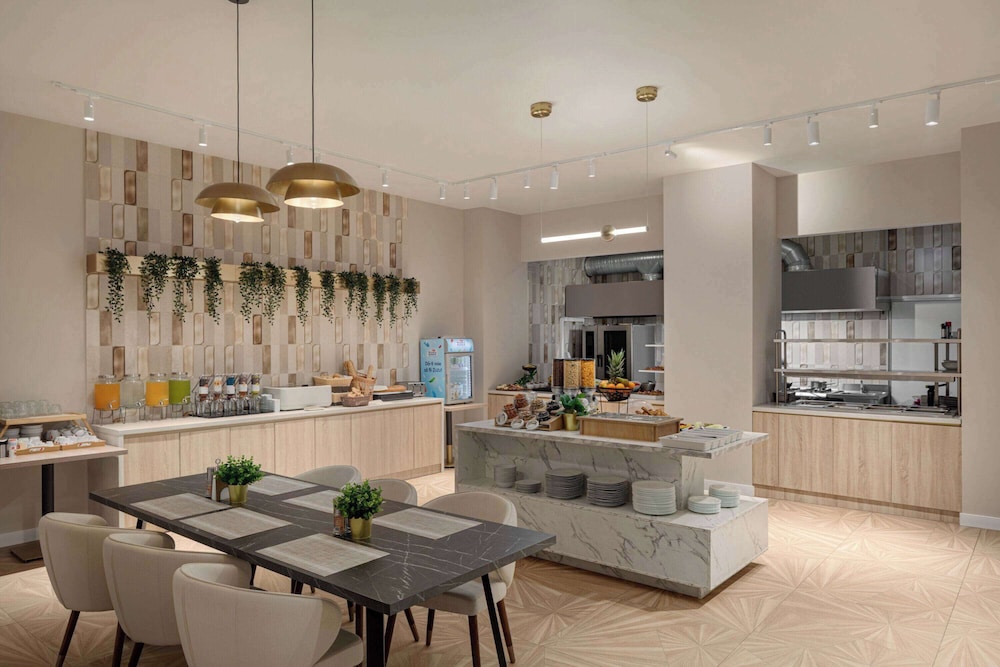 Ramada by Wyndham Bucharest Otopeni Airport 34/44