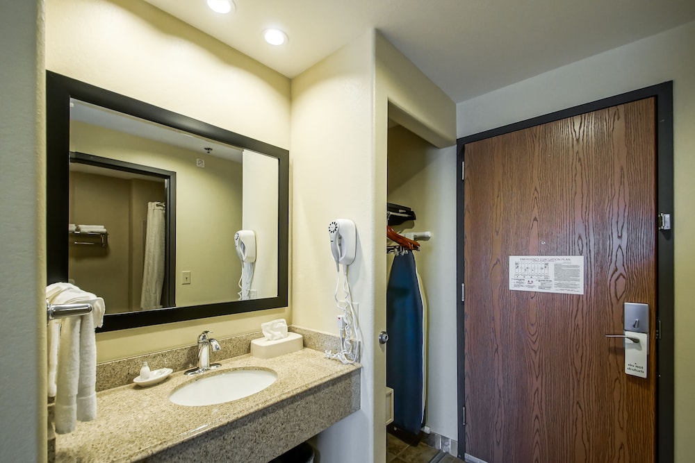 Days Inn by Wyndham Baton Rouge/I-10 20/56