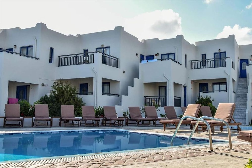 Yria Beach Hotel 53/61