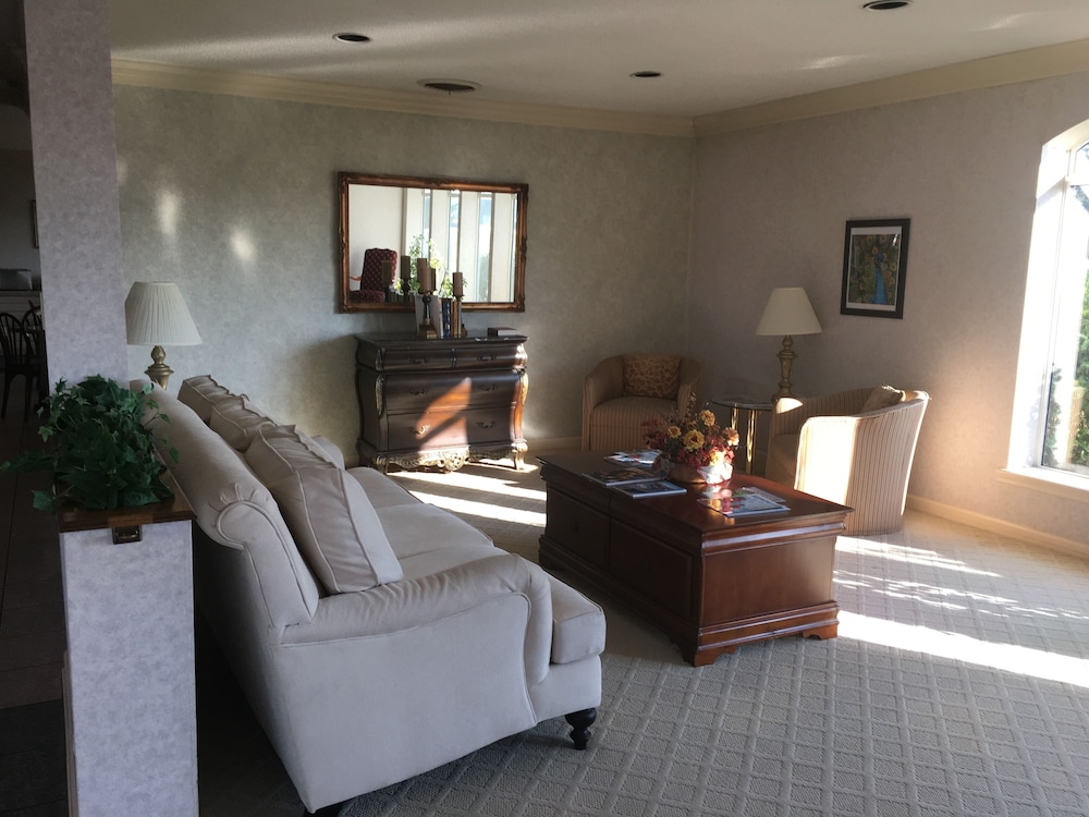 Ambassador Inn 35/56