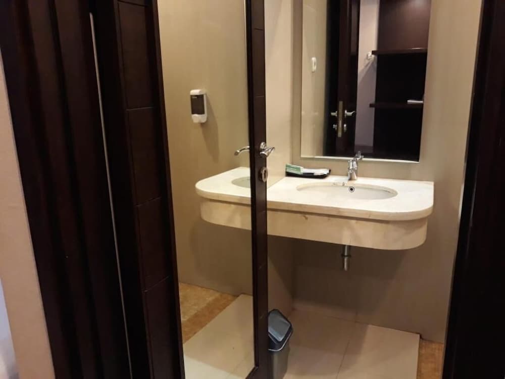 Oasis Siliwangi Sport Hotel 17/48