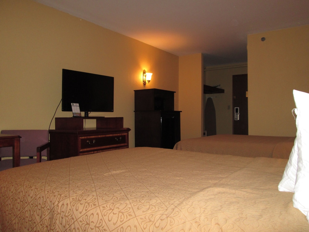 Quality Inn Gaylord MI 26/40