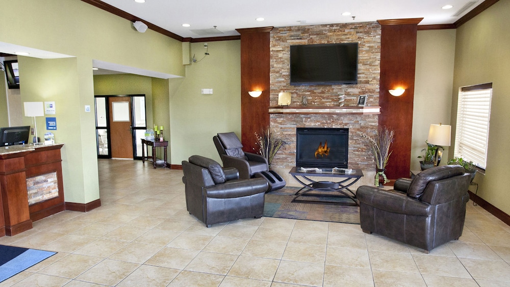 Holiday Inn Express Jamestown 28/39