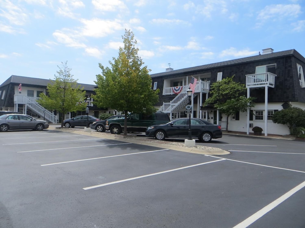 Snyder Apos S Shoreline Inn 6/73