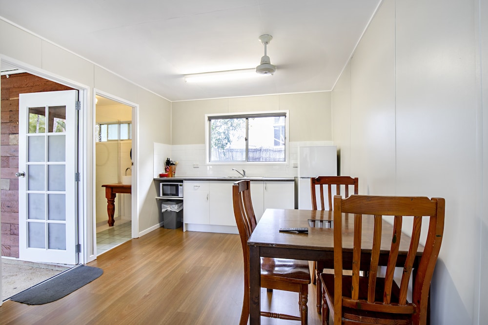 Bush Village Budget Cabins 54/73