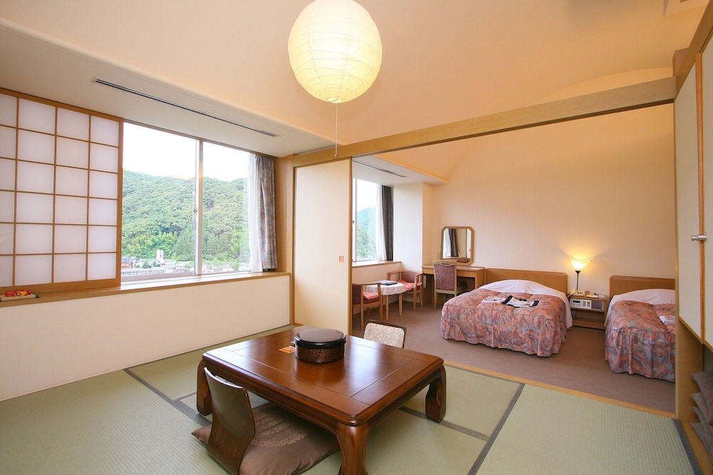 HOTEL SEIRA SHIMANTO 7/28