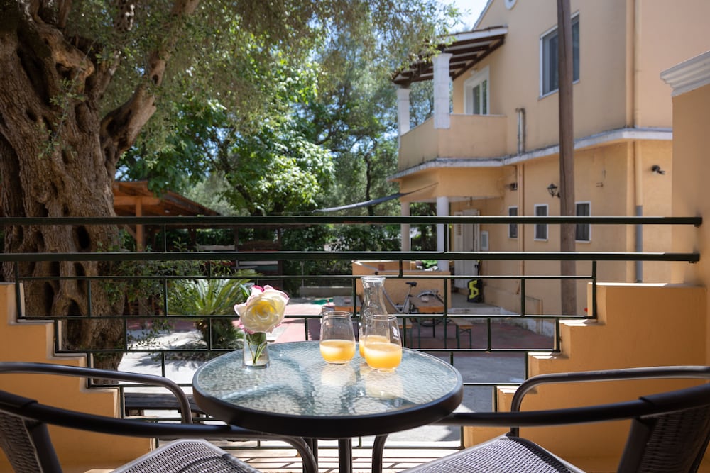 Wilde Rose Hotel 39/59