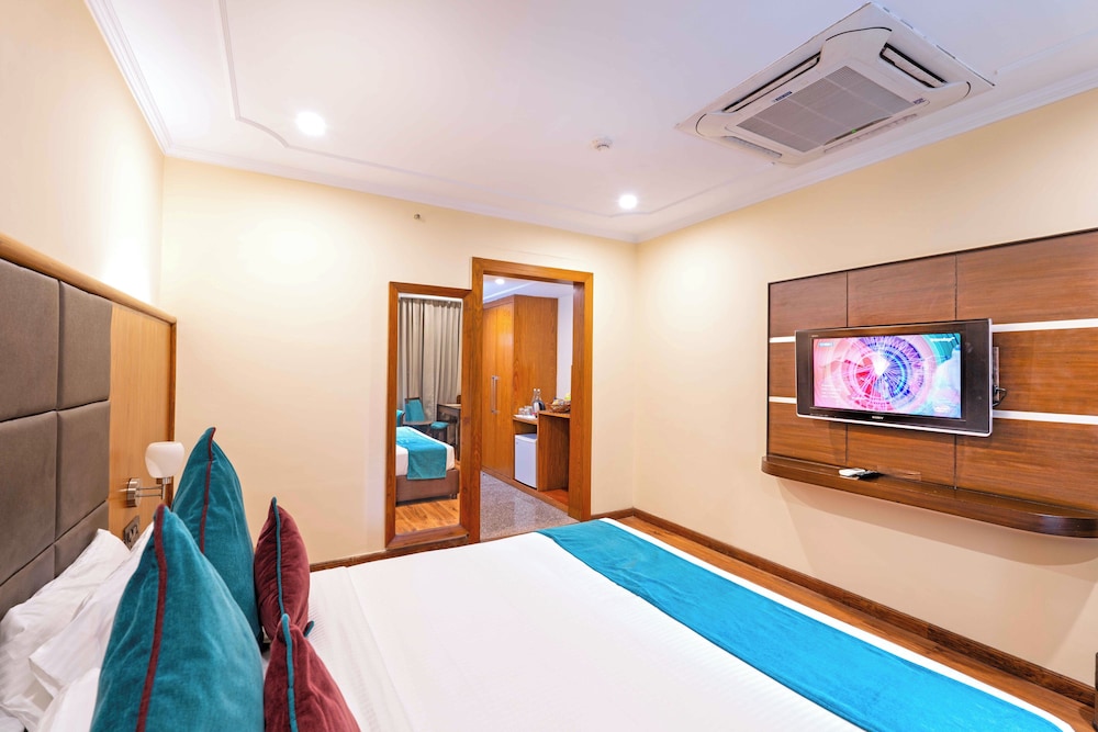 INDISMART HOTEL. 10/28