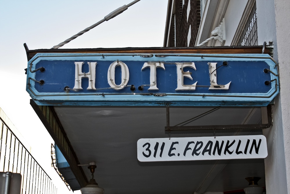 Gardner Hotel & Hostel 1/49
