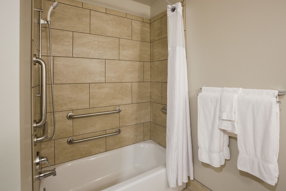 GrandStay Hotel and Suites 62/63