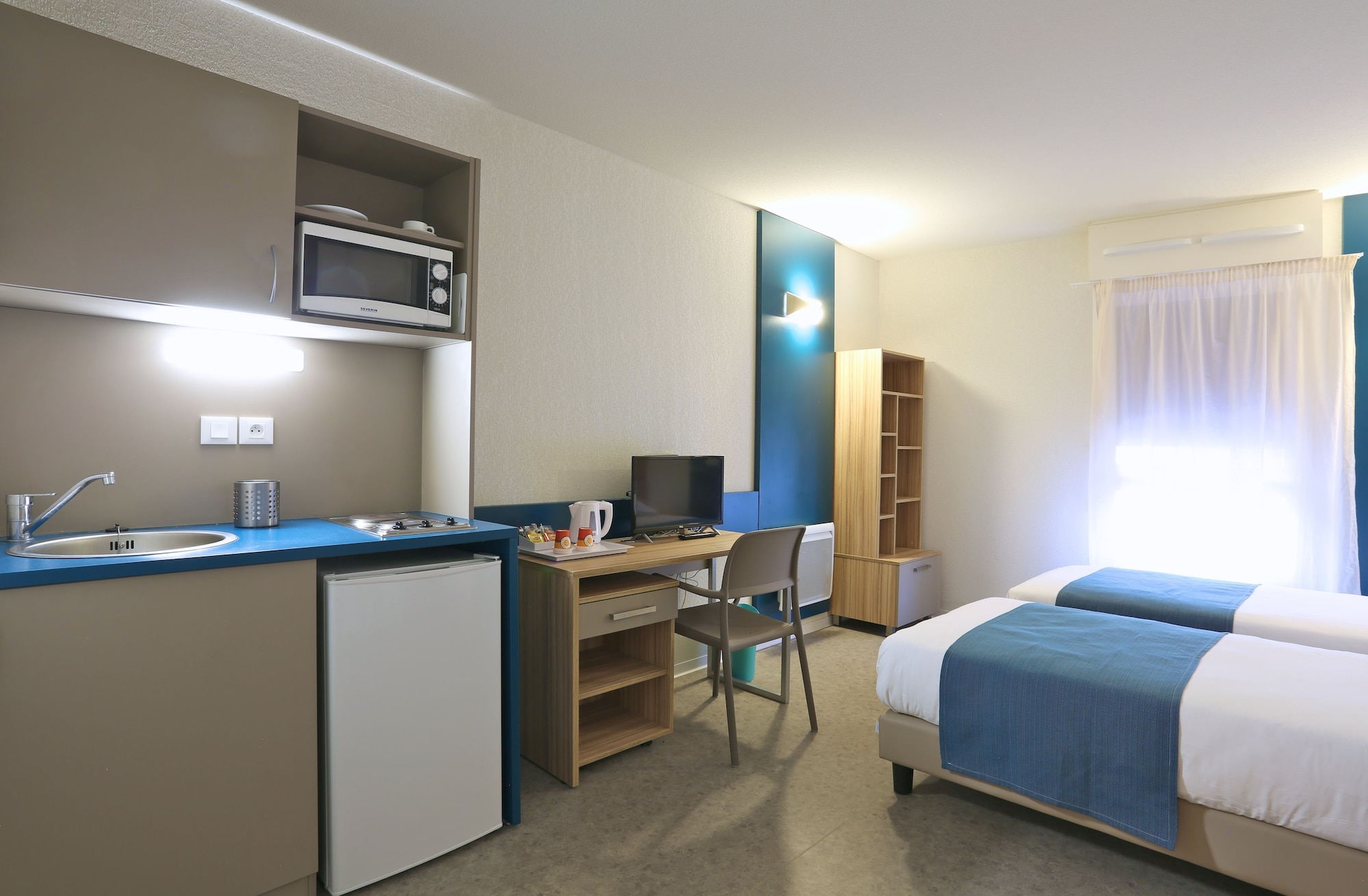 ROOM, TWIN BEDS