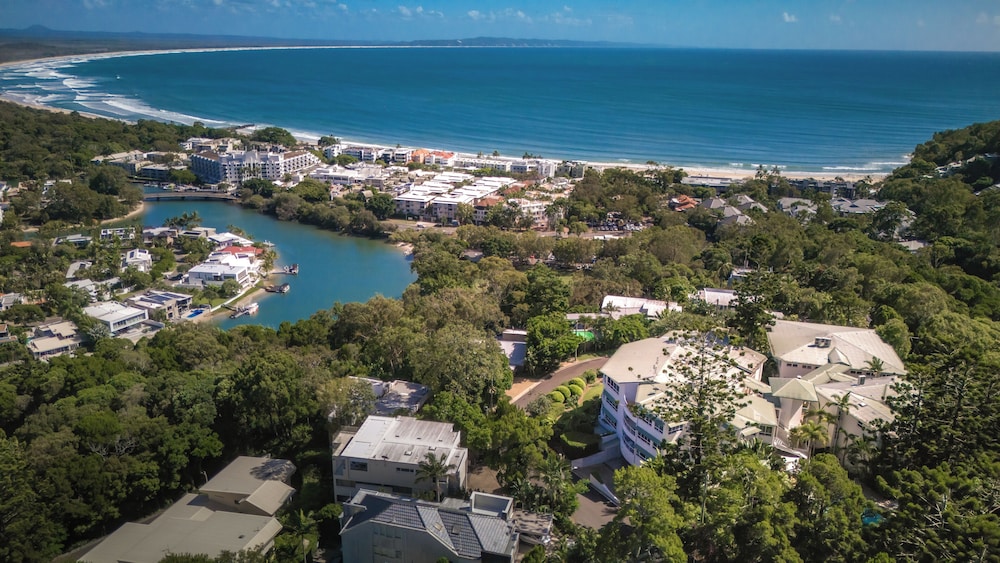 THE LOOKOUT RESORT 67/74