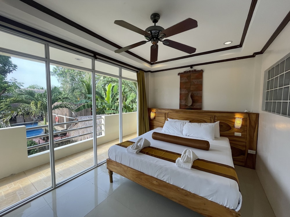 Palms Cove Resort 23/73