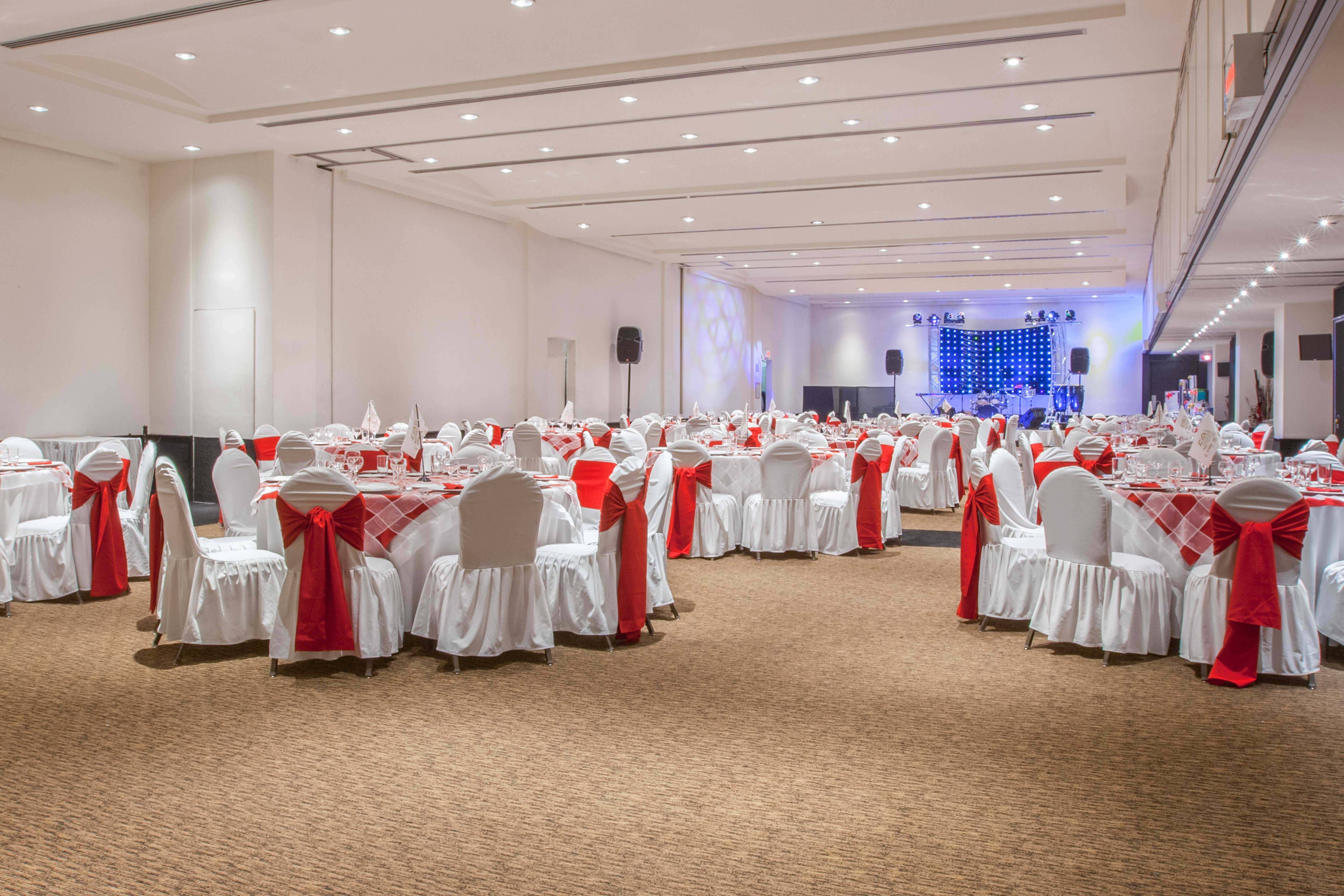 Crowne Plaza Toluca-Lancaster 67/78