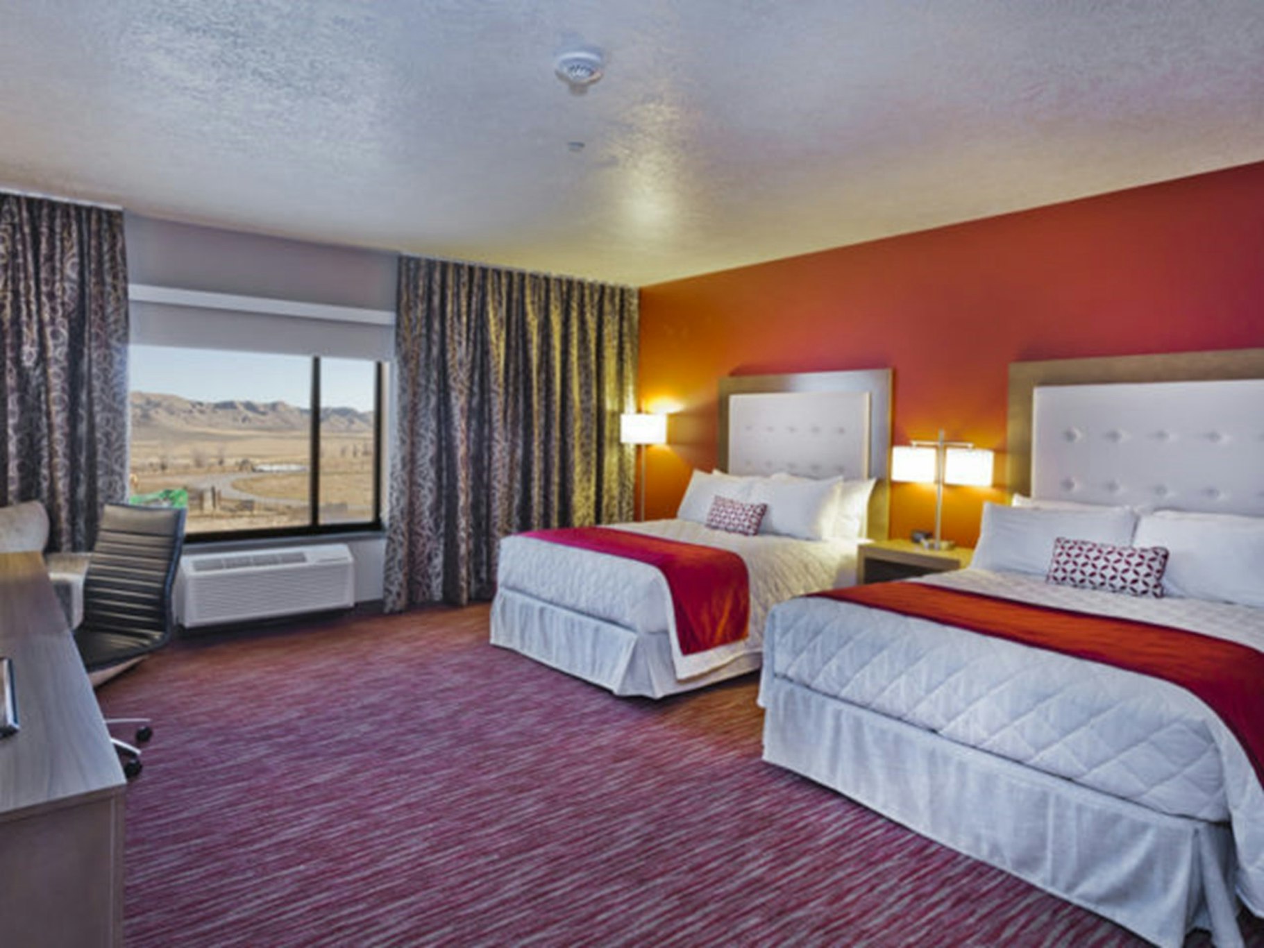 Deluxe, 2 Queen Beds, Accessible