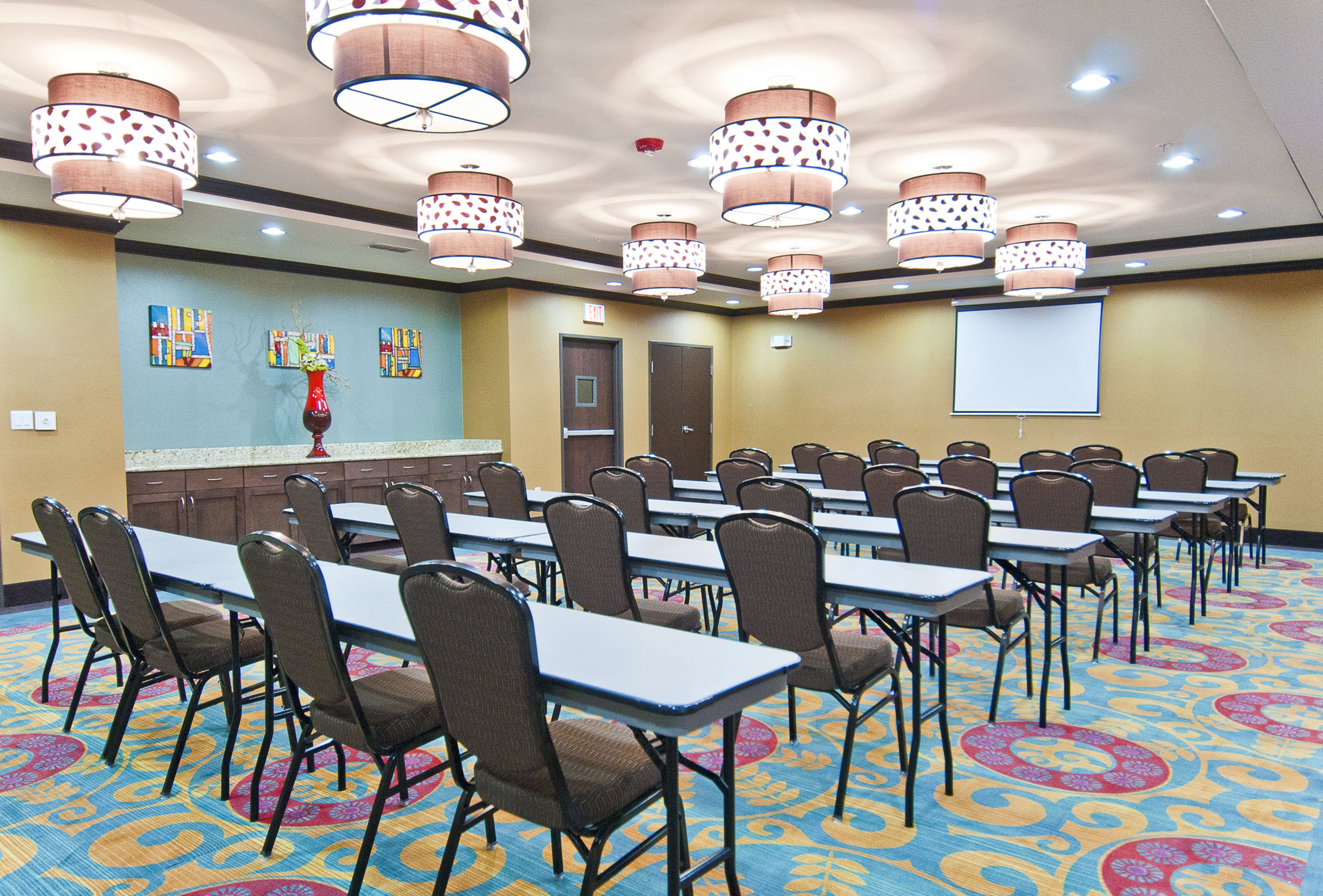 Holiday Inn Express Suites San Antonio Se By At T Center 58/73