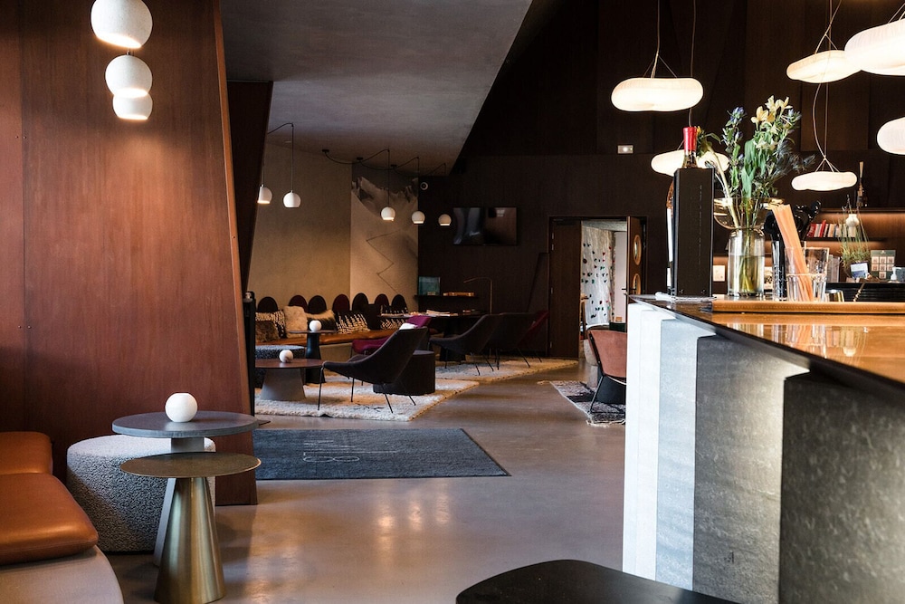 Hotel Mil8 33/45