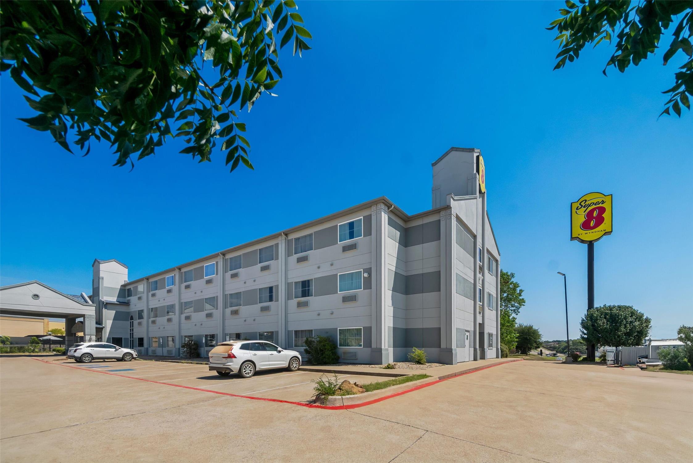 Super 8 by Wyndham Weatherford 20/26