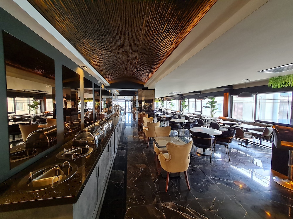 Air Boss Hotel 36/48