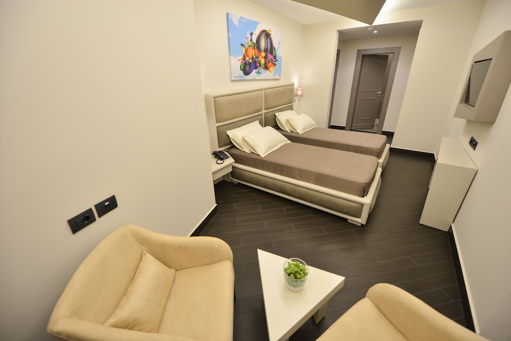 PETIT HOTEL ELITA 25/38