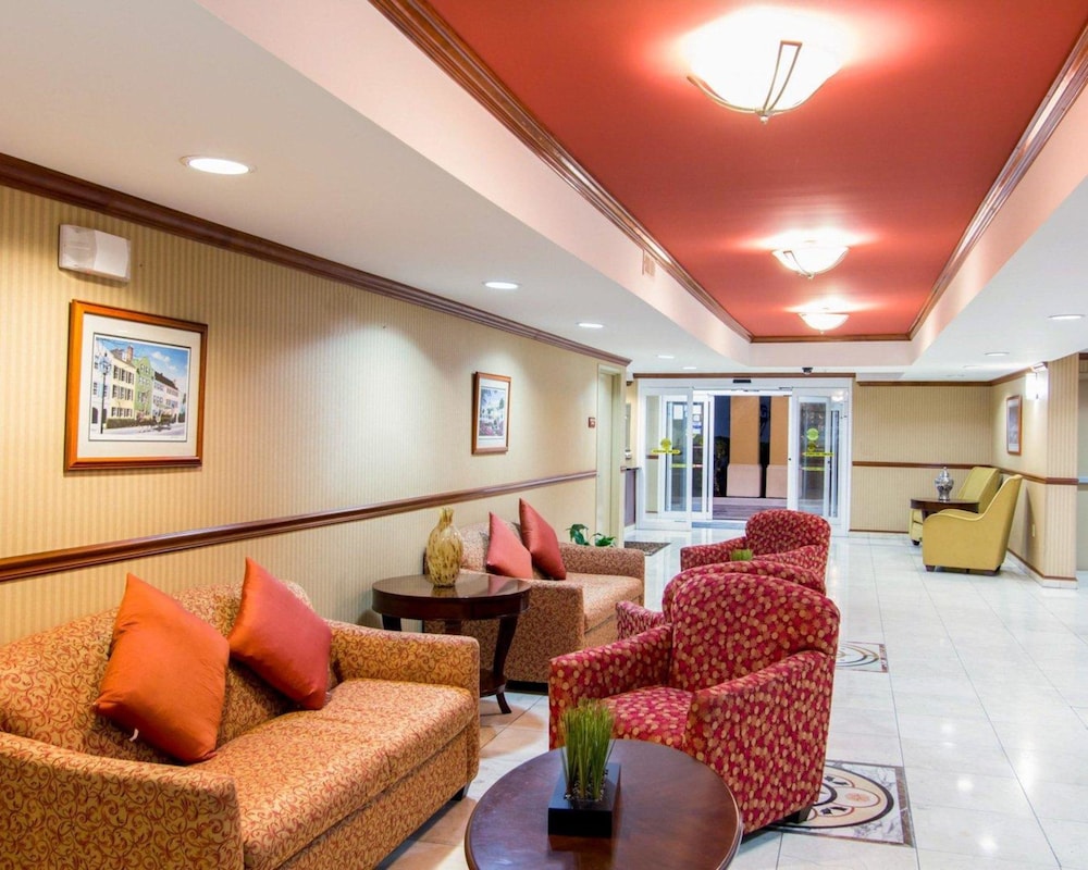 Comfort Inn & Suites Charleston Airport Convention Center 24/41