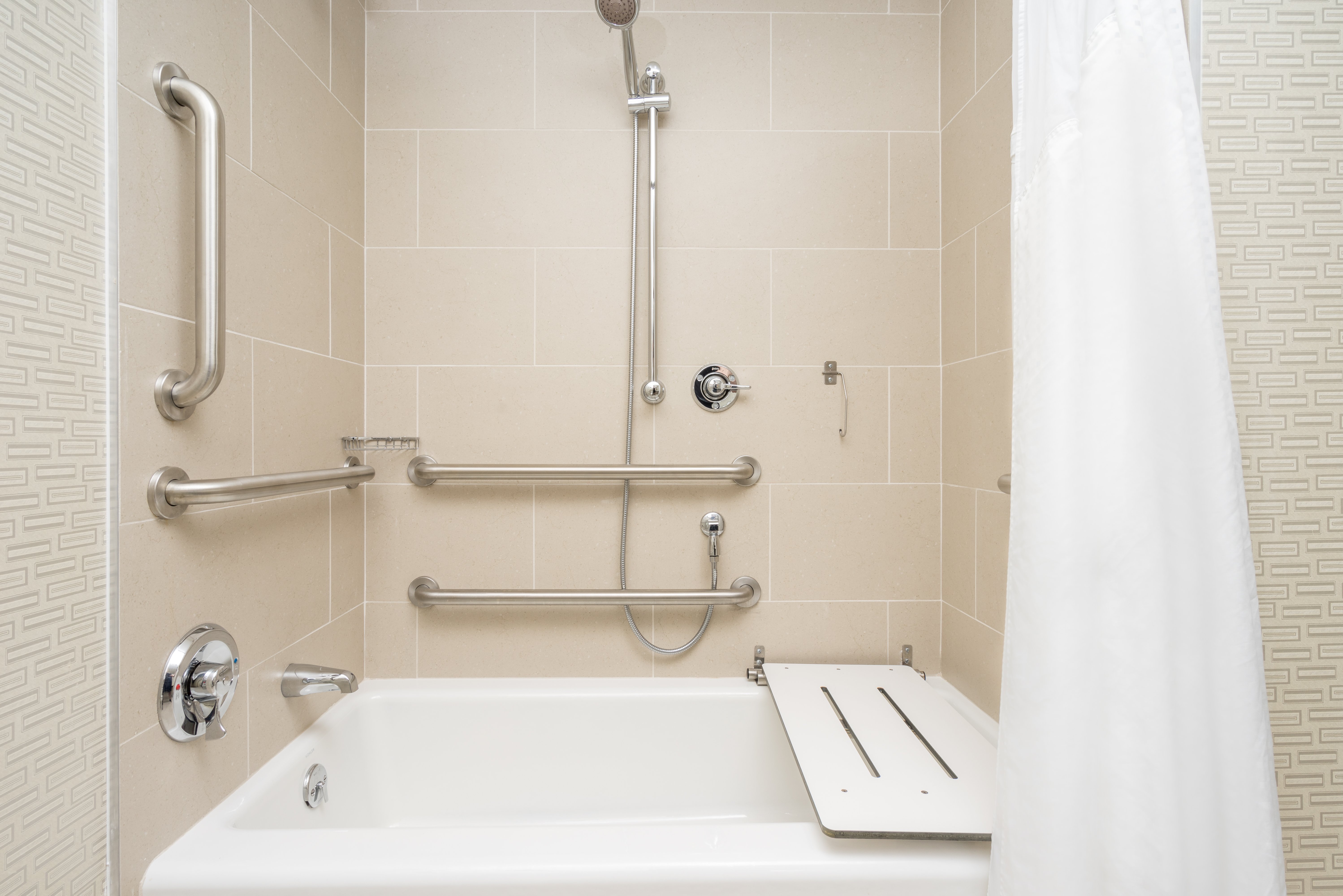 غرفة بسريرين كوين، Holiday Inn Manitowoc 3/3