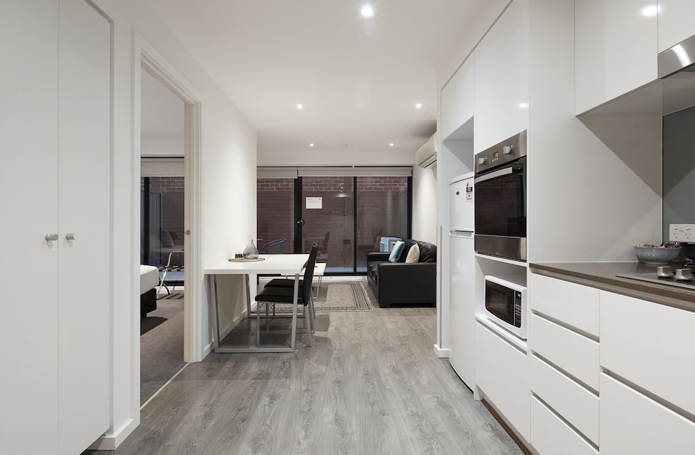RNR Serviced Apartments North Melbourne 5/44