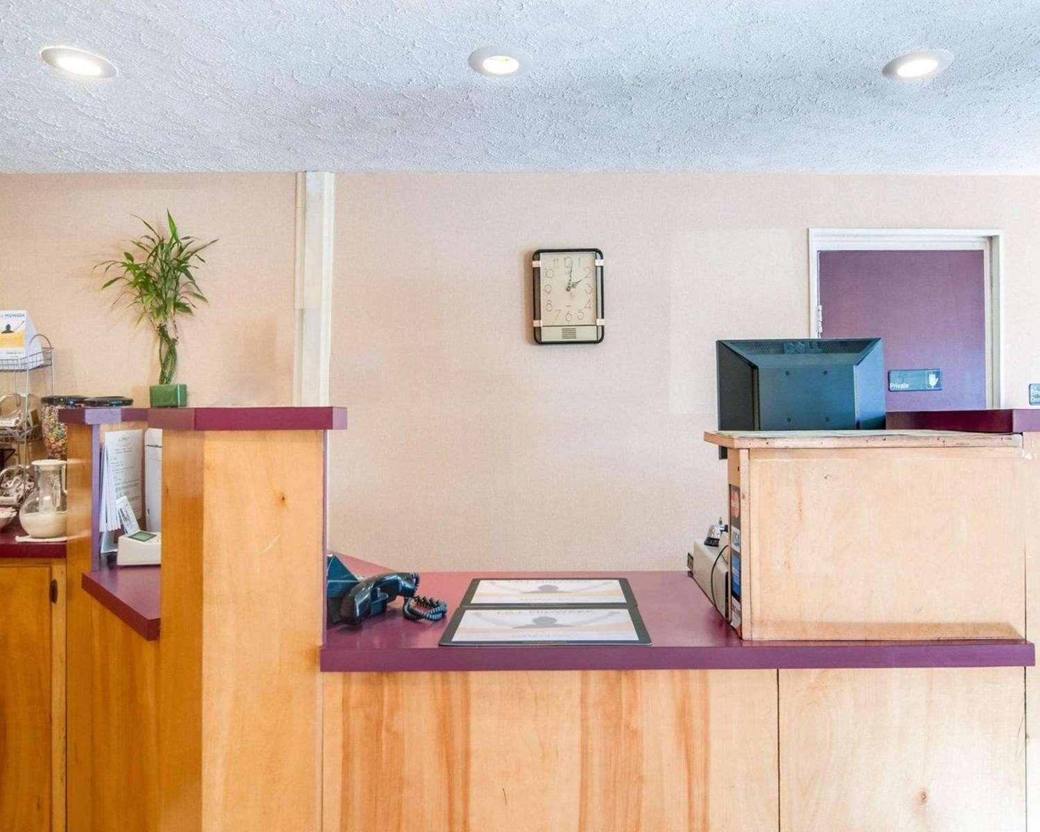 Econo Lodge Galax, VA 4/14