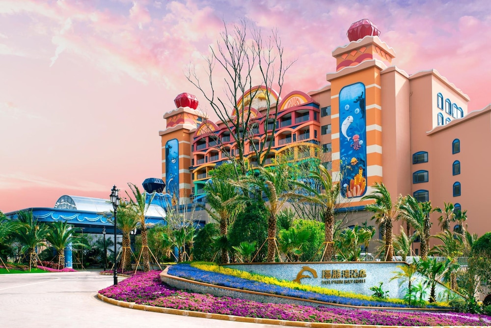 Dolphin Bay Hotel 28/38