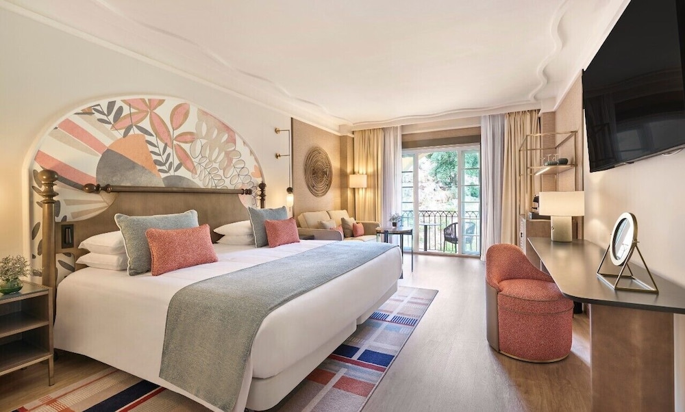 Room, King Bed, Golf Course View, Terrace