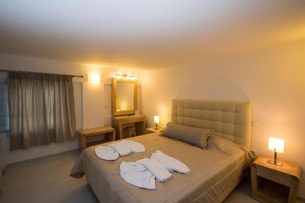 Maisonette, Apartment, Queen and Twin Beds، Erato Apartments Santorini 4/10