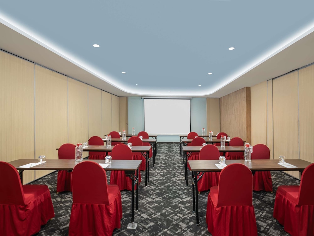 Ibis Gading Serpong 37/43