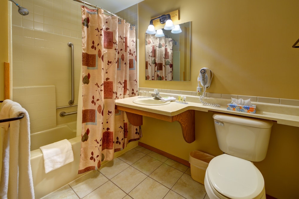The Pointe Hotel and Suites 42/51