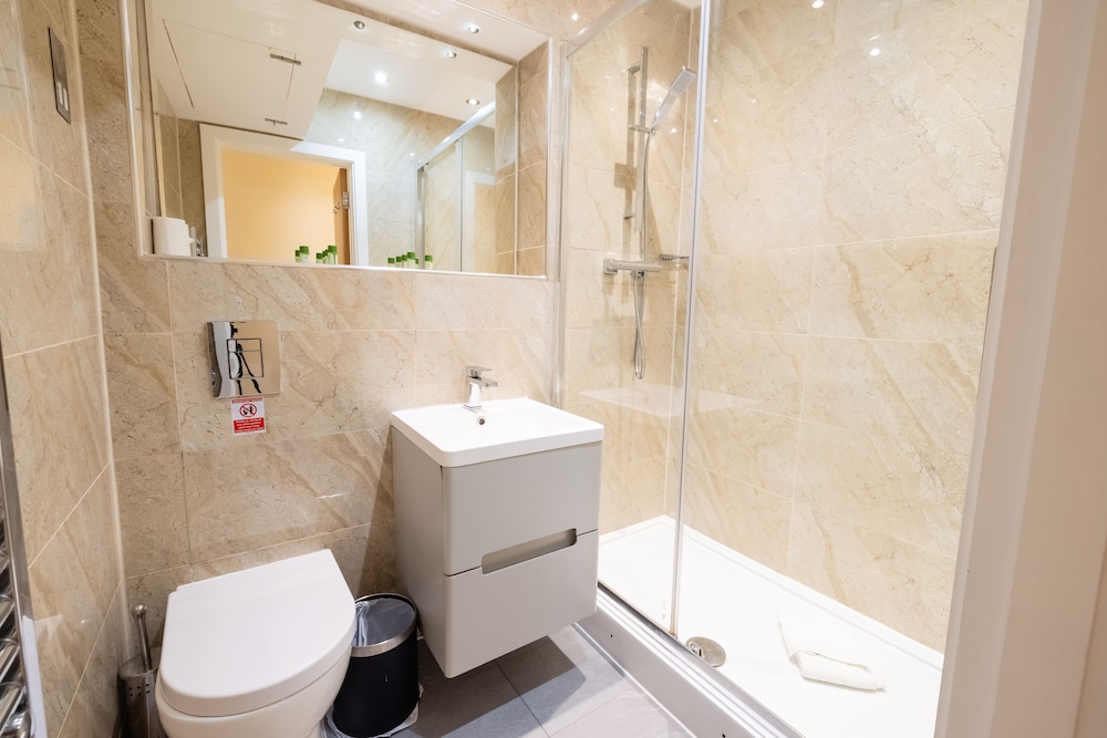 Shoreditch Inn 52/60