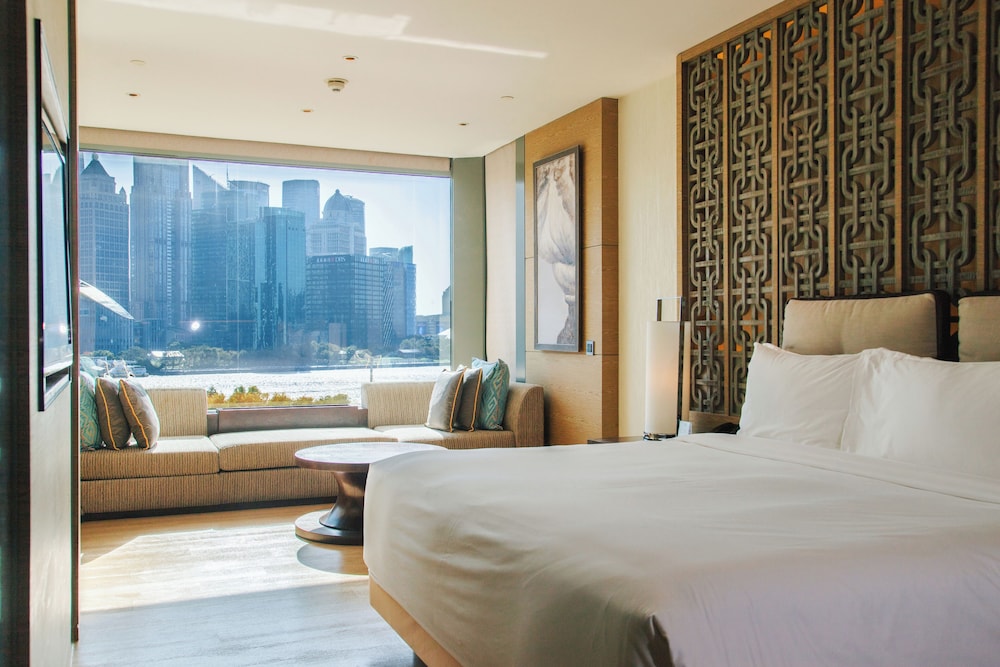 Deluxe, King Bed, Riverside