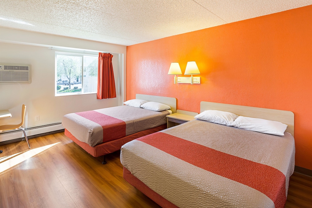 Motel6 Spokane, WA - East 15/34