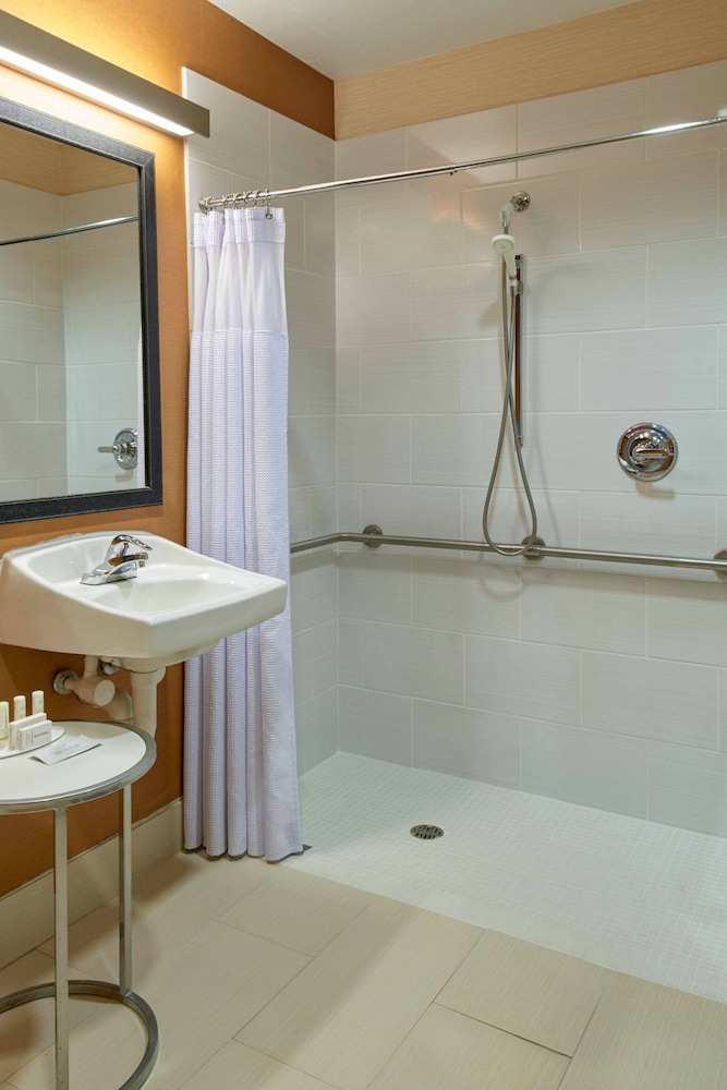 Fairfield Inn Kalamazoo West 12/32