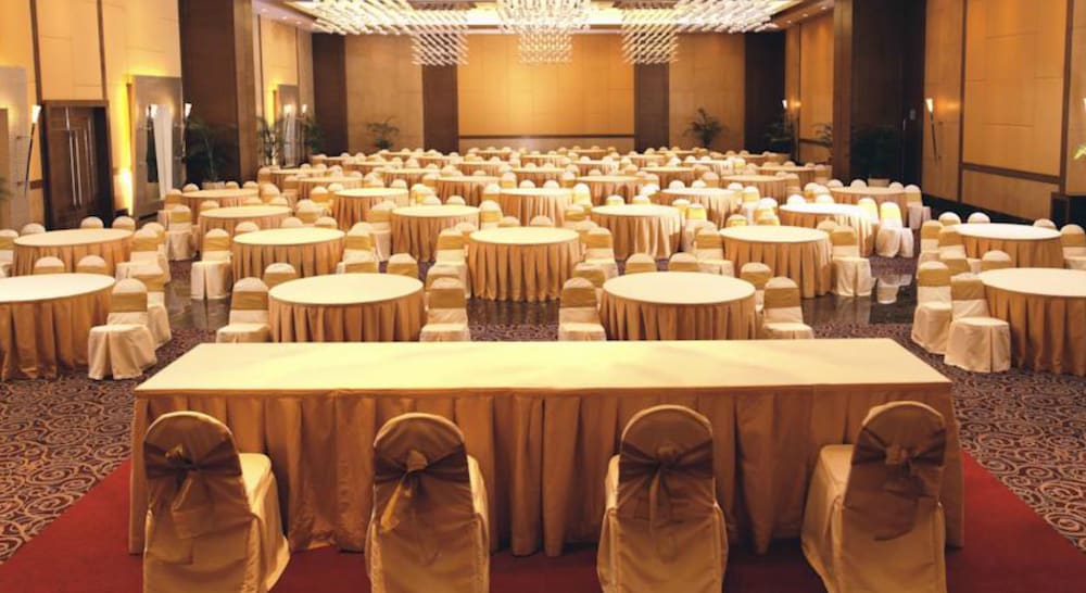 The Retreat Hotel And Convention Centre 41/50